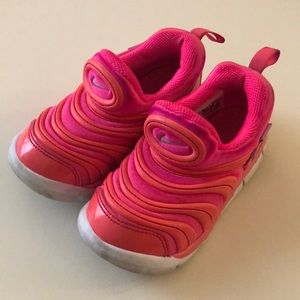 Nike toddler slip on sneakers